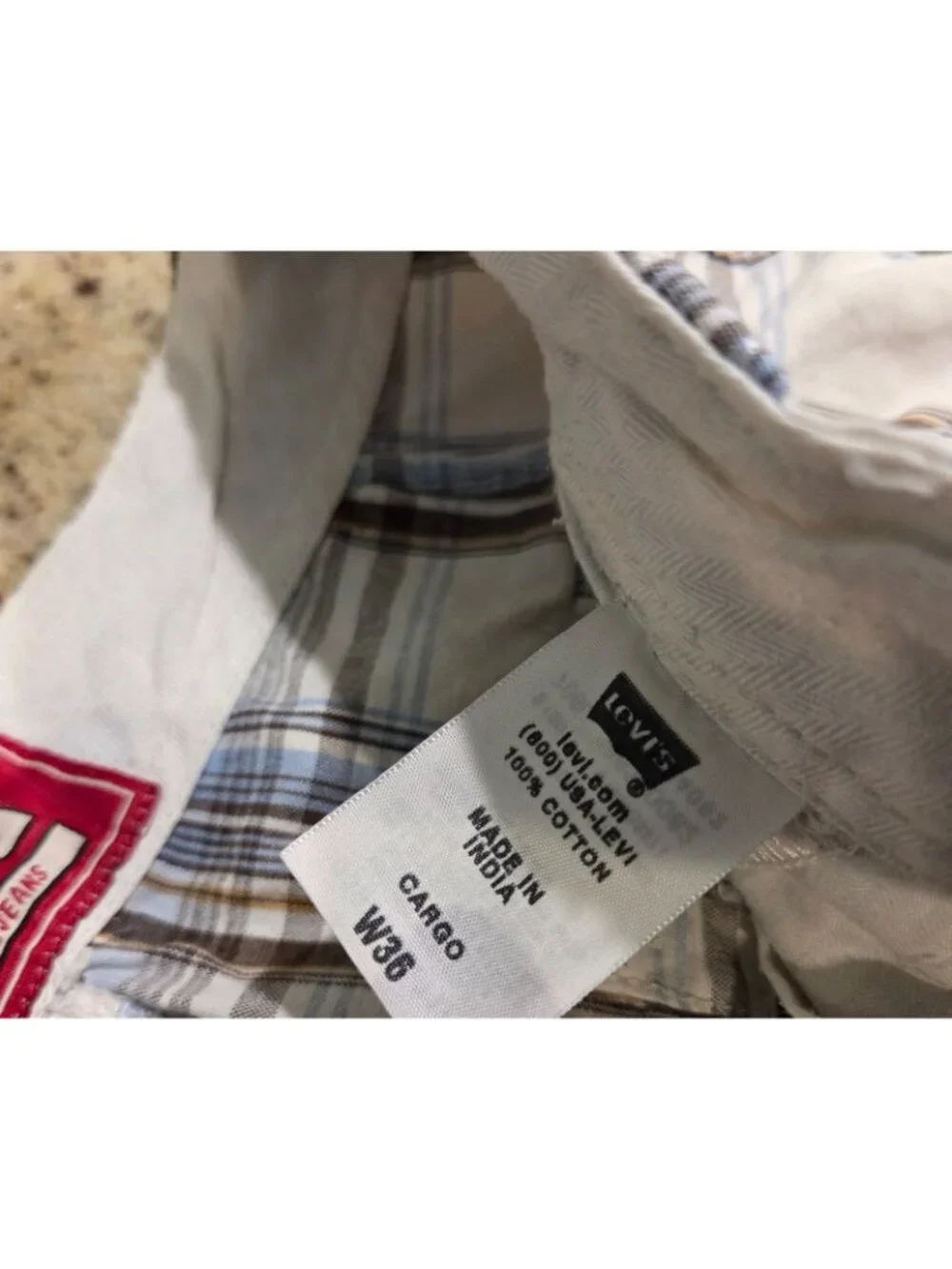 Levi Men’s Plaid Cargo shorts 36 x 10 Brown Blue Skater